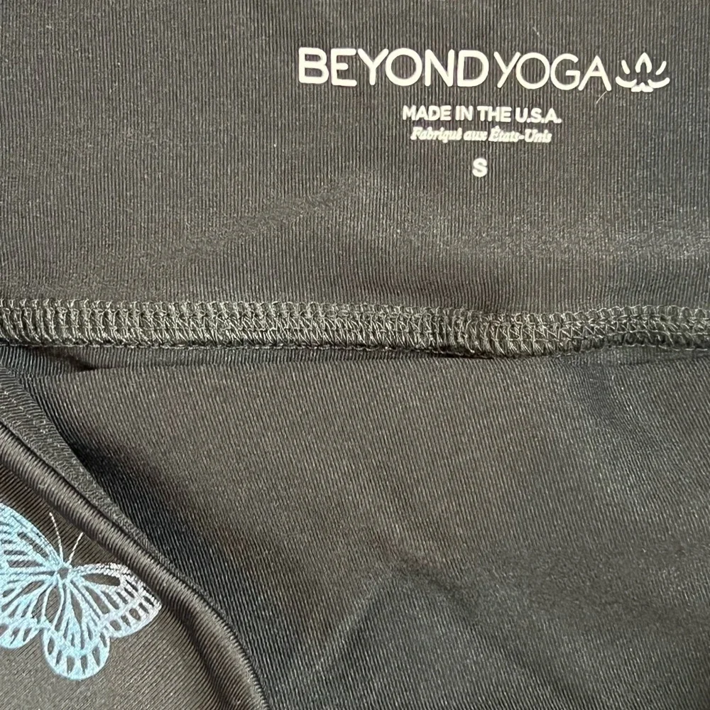 Beyond Yoga - ‘Blue Butterflies’  High Waist leggings. SZ: Small. EUC - Picture 3 of 3